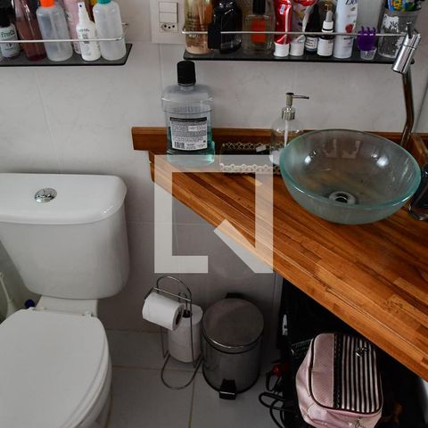 Casa de condomínio para alugar com 90m², 3 quartos e 2 vagasBanheiro da Suíte