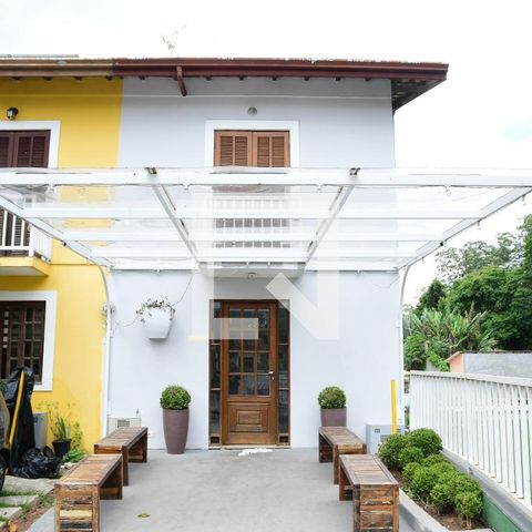 Casa de condomínio para alugar com 90m², 3 quartos e 2 vagasÁrea comum - Salão de festas