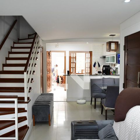 Casa de condomínio para alugar com 90m², 3 quartos e 2 vagasSala