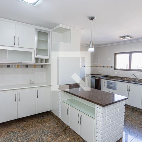 Apartamento para alugar com 136m², 3 quartos e 2 vagasCozinha