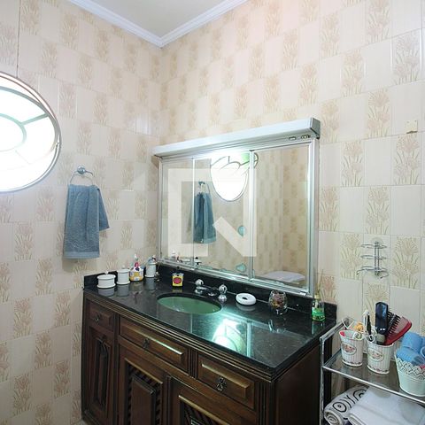 Casa à venda com 360m², 4 quartos e 5 vagasBanheiro da Suíte