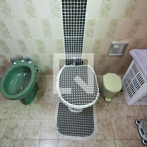 Casa à venda com 360m², 4 quartos e 5 vagasBanheiro da Suíte