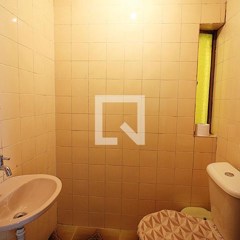 Casa à venda com 360m², 4 quartos e 5 vagasBanheiro de Serviço