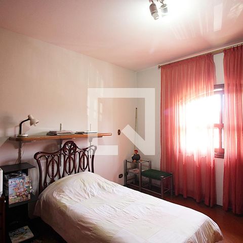 Casa à venda com 360m², 4 quartos e 5 vagasSuíte