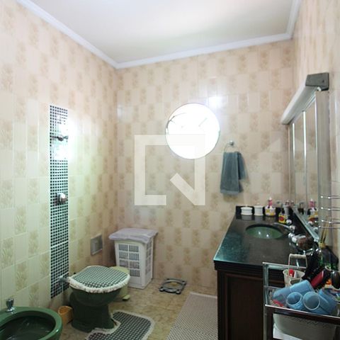 Casa à venda com 360m², 4 quartos e 5 vagasBanheiro da Suíte