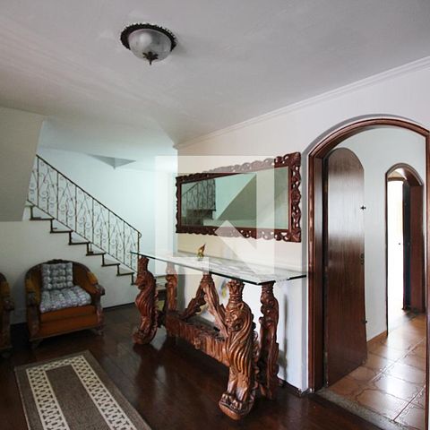 Casa à venda com 360m², 4 quartos e 5 vagasSala