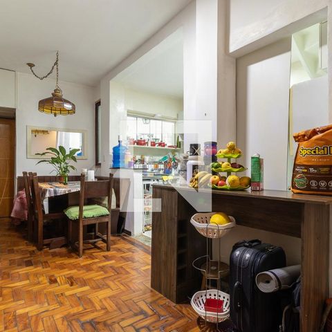 Casa à venda com 147m², 6 quartos e 3 vagas Casa à venda com 147m², 6 quartos e 3 vagasSala