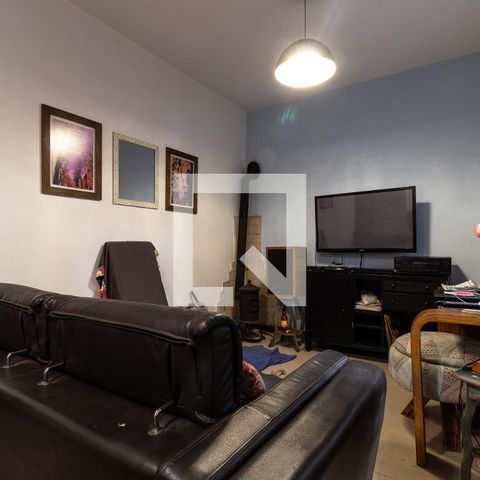 Casa à venda com 147m², 6 quartos e 3 vagas Casa à venda com 147m², 6 quartos e 3 vagasSala