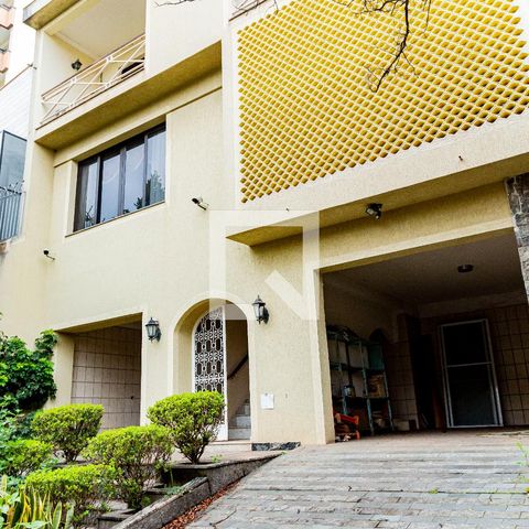 Casa para alugar com 530m², 4 quartos e 4 vagas Casa para alugar com 530m², 4 quartos e 4 vagasGaragem