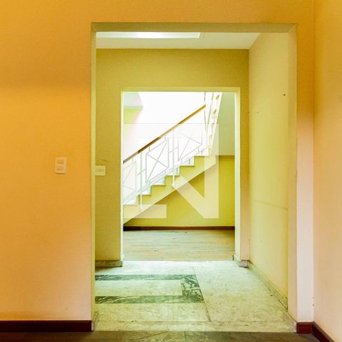 Casa para alugar com 530m², 4 quartos e 4 vagas Casa para alugar com 530m², 4 quartos e 4 vagasSala