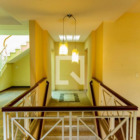 Casa para alugar com 530m², 4 quartos e 4 vagas Casa para alugar com 530m², 4 quartos e 4 vagasSala