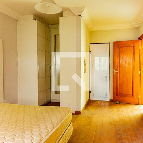 Casa para alugar com 530m², 4 quartos e 4 vagas Casa para alugar com 530m², 4 quartos e 4 vagasSuíte 3