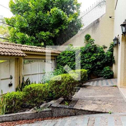 Casa para alugar com 530m², 4 quartos e 4 vagas Casa para alugar com 530m², 4 quartos e 4 vagasGaragem