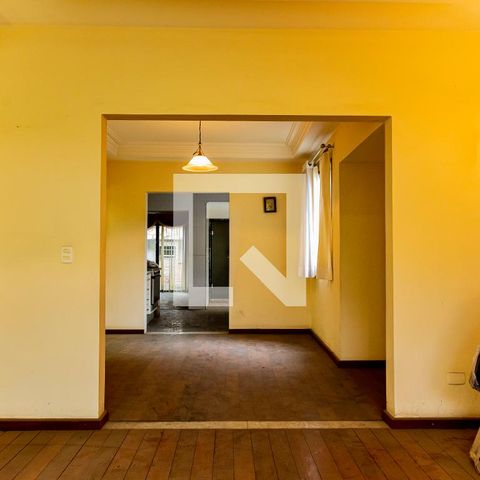 Casa para alugar com 530m², 4 quartos e 4 vagas Casa para alugar com 530m², 4 quartos e 4 vagasSala