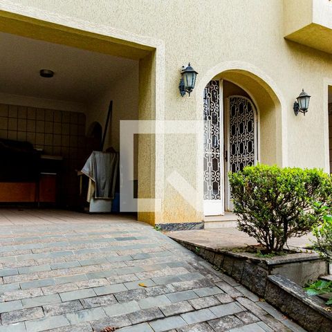 Casa para alugar com 530m², 4 quartos e 4 vagas Casa para alugar com 530m², 4 quartos e 4 vagasGaragem