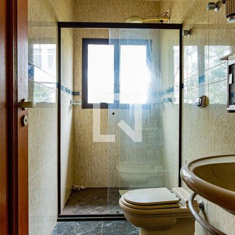 Casa para alugar com 530m², 4 quartos e 4 vagas Casa para alugar com 530m², 4 quartos e 4 vagasBanheiro da Suíte 4