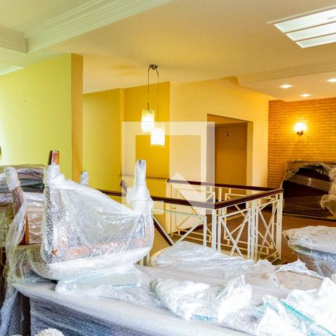Casa para alugar com 530m², 4 quartos e 4 vagas Casa para alugar com 530m², 4 quartos e 4 vagasSala
