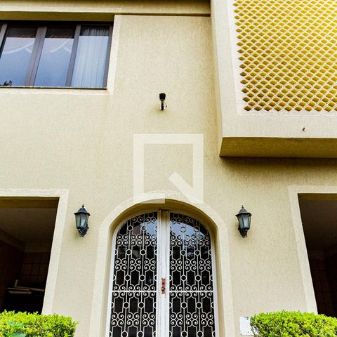 Casa para alugar com 530m², 4 quartos e 4 vagas Casa para alugar com 530m², 4 quartos e 4 vagasEntrada