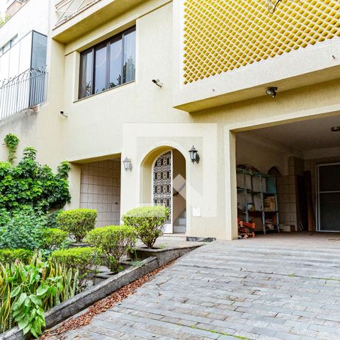 Casa para alugar com 530m², 4 quartos e 4 vagas Casa para alugar com 530m², 4 quartos e 4 vagasGaragem