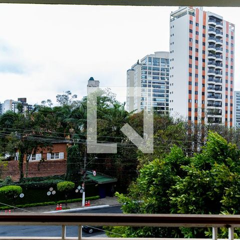 Casa para alugar com 530m², 4 quartos e 4 vagas Casa para alugar com 530m², 4 quartos e 4 vagasVista da Suíte 2