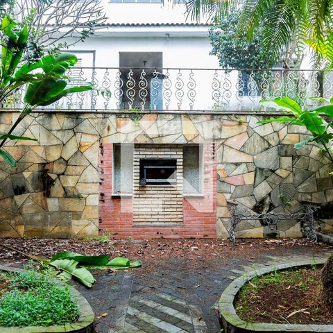 Casa para alugar com 530m², 4 quartos e 4 vagas Casa para alugar com 530m², 4 quartos e 4 vagasQuintal/Churrasqueira