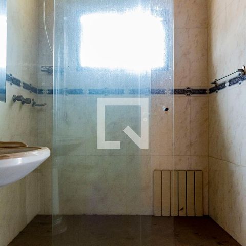 Casa para alugar com 530m², 4 quartos e 4 vagas Casa para alugar com 530m², 4 quartos e 4 vagasBanheiro da Suíte 1