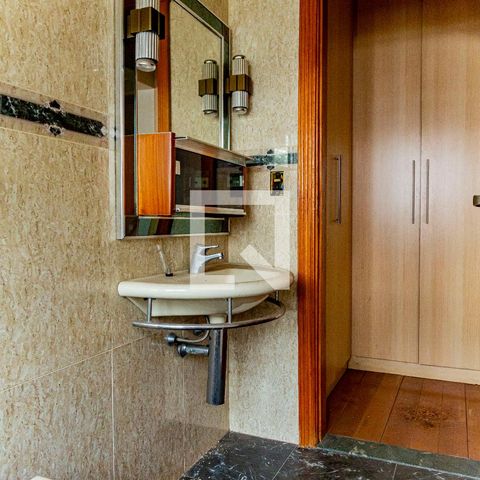 Casa para alugar com 530m², 4 quartos e 4 vagas Casa para alugar com 530m², 4 quartos e 4 vagasBanheiro da Suíte 4