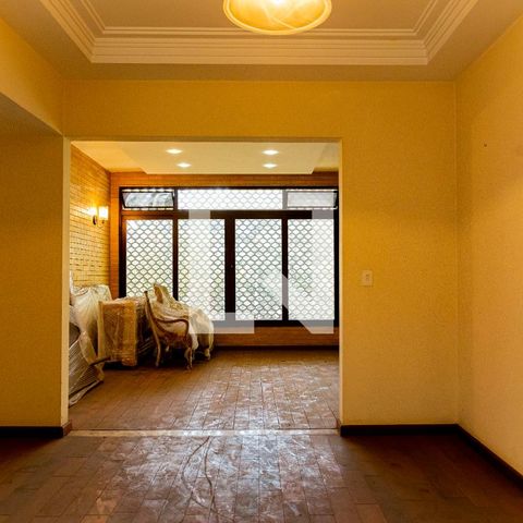 Casa para alugar com 530m², 4 quartos e 4 vagas Casa para alugar com 530m², 4 quartos e 4 vagasSala