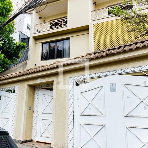 Casa para alugar com 530m², 4 quartos e 4 vagas Casa para alugar com 530m², 4 quartos e 4 vagasFachada da Casa