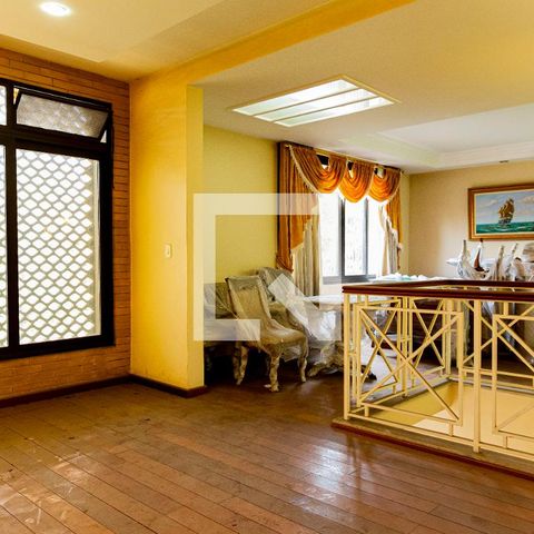 Casa para alugar com 530m², 4 quartos e 4 vagas Casa para alugar com 530m², 4 quartos e 4 vagasSala