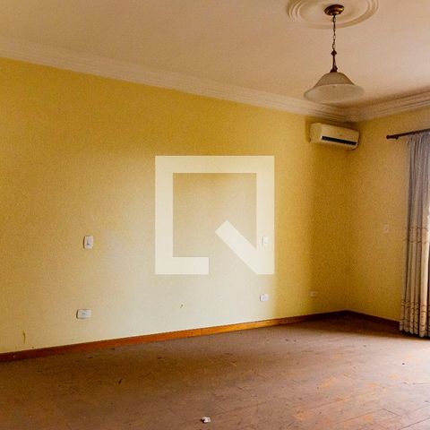 Casa para alugar com 530m², 4 quartos e 4 vagas Casa para alugar com 530m², 4 quartos e 4 vagasSuíte 1