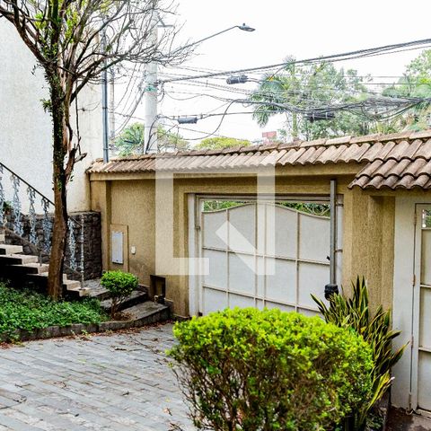 Casa para alugar com 530m², 4 quartos e 4 vagas Casa para alugar com 530m², 4 quartos e 4 vagasGaragem