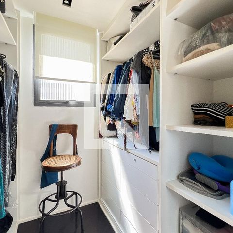 Apartamento à venda com 375m², 3 quartos e 4 vagas Apartamento à venda com 375m², 3 quartos e 4 vagasCloset