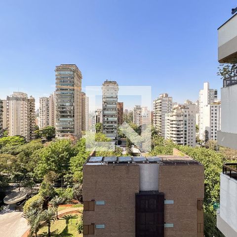 Apartamento à venda com 375m², 3 quartos e 4 vagas Apartamento à venda com 375m², 3 quartos e 4 vagasVista
