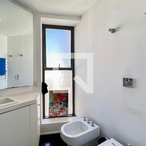 Apartamento à venda com 375m², 3 quartos e 4 vagas Apartamento à venda com 375m², 3 quartos e 4 vagasBanheiro da Suíte 3