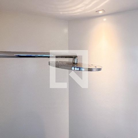 Apartamento à venda com 375m², 3 quartos e 4 vagas Apartamento à venda com 375m², 3 quartos e 4 vagasBanheiro 2 Suíte 1