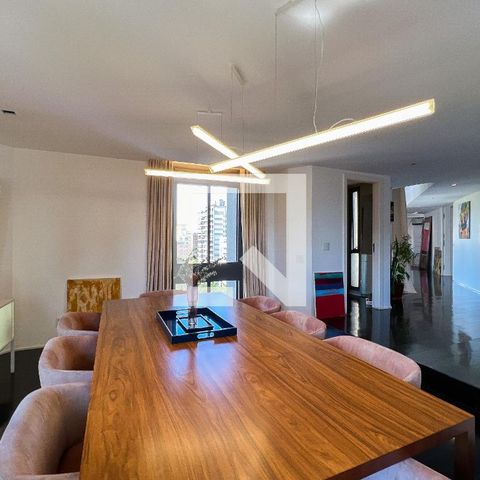 Apartamento à venda com 375m², 3 quartos e 4 vagas Apartamento à venda com 375m², 3 quartos e 4 vagasSala de Jantar