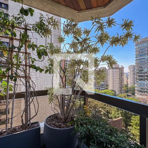 Apartamento à venda com 375m², 3 quartos e 4 vagas Apartamento à venda com 375m², 3 quartos e 4 vagasSacada
