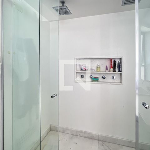 Apartamento à venda com 375m², 3 quartos e 4 vagas Apartamento à venda com 375m², 3 quartos e 4 vagasBanheiro da Suíte 3