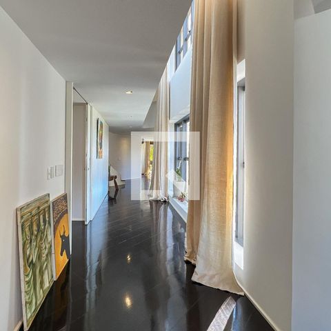 Apartamento à venda com 375m², 3 quartos e 4 vagas Apartamento à venda com 375m², 3 quartos e 4 vagasCorredor
