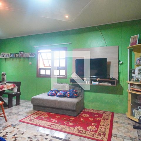 Casa à venda com 80m², 2 quartos e 2 vagasSala