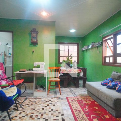 Casa à venda com 80m², 2 quartos e 2 vagasSala