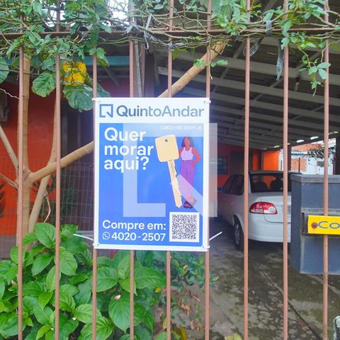 Casa à venda com 80m², 2 quartos e 2 vagasFachada