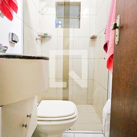 Casa à venda com 177m², 4 quartos e 1 vaga Casa à venda com 177m², 4 quartos e 1 vagaBanheiro Social