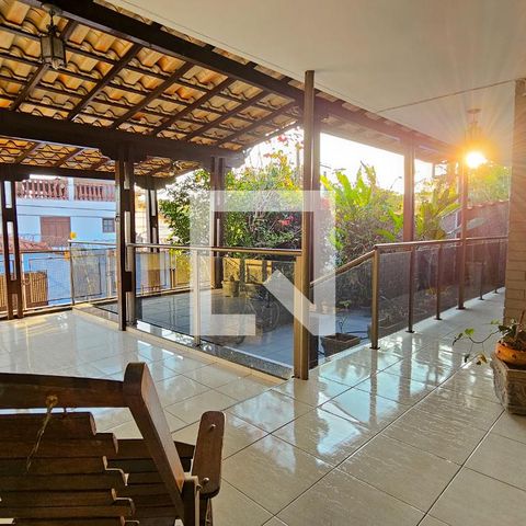 Casa à venda com 177m², 4 quartos e 1 vaga Casa à venda com 177m², 4 quartos e 1 vagaVaranda