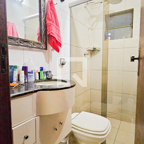 Casa à venda com 177m², 4 quartos e 1 vaga Casa à venda com 177m², 4 quartos e 1 vagaBanheiro Social