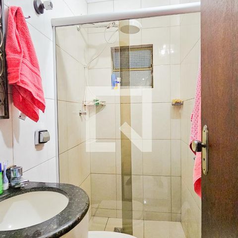 Casa à venda com 177m², 4 quartos e 1 vaga Casa à venda com 177m², 4 quartos e 1 vagaBanheiro Social
