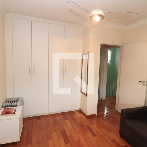 Casa à venda com 184m², 4 quartos e 3 vagasQuarto 2 - Suíte