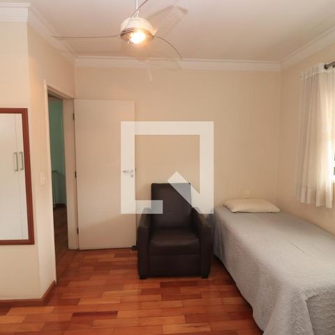 Casa à venda com 184m², 4 quartos e 3 vagasQuarto 2 - Suíte