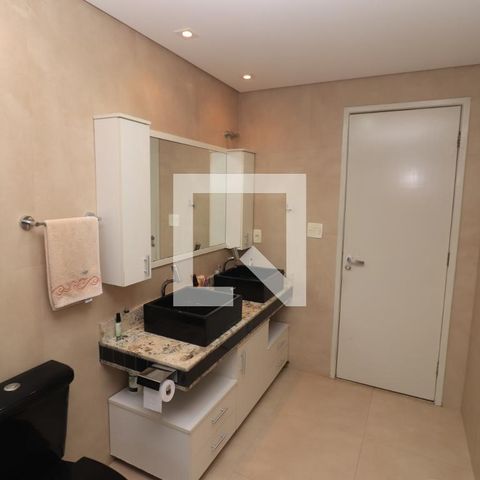 Casa à venda com 184m², 4 quartos e 3 vagasBanheiro da Suíte